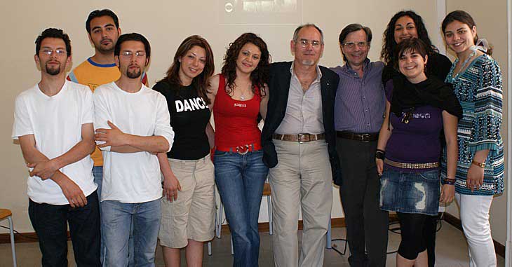 foto di gruppo - oltre il velo